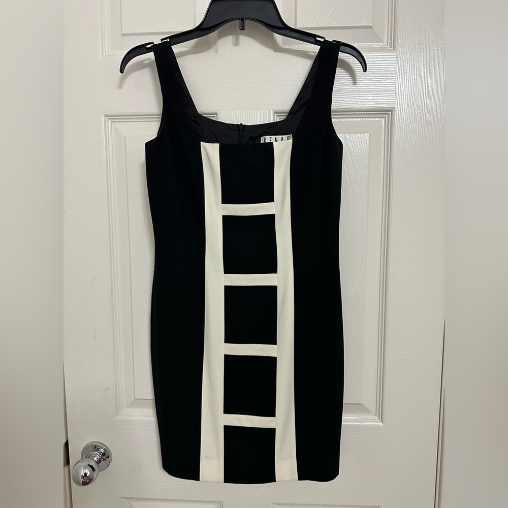 KENAR Size 4P black dress preowned lightly worn
